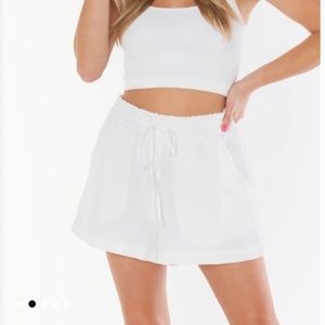 Show me your MuMu Sasha white linen shorts NWT size medium